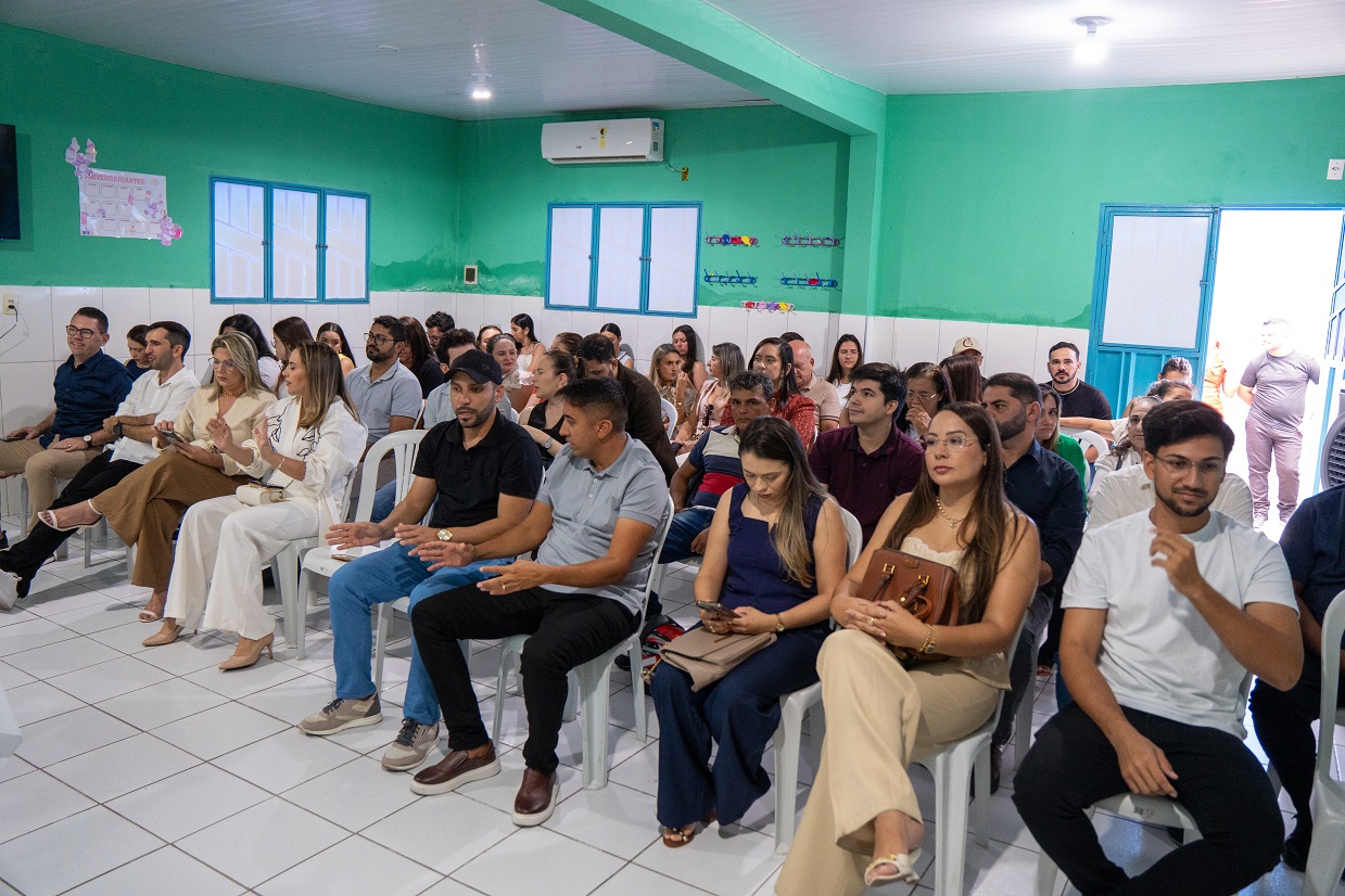 Prefeitura de São Domingos empossa novos servidores concursados e reforça qualidade dos serviços públicos