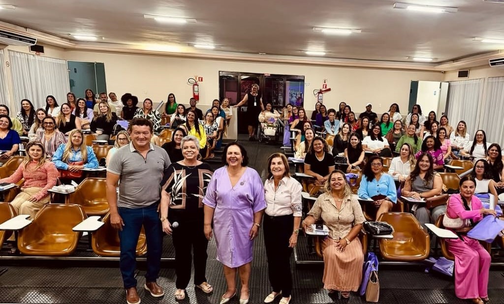 Secretária da Mulher de São Domingos marca presença no III Encontro Estadual de Gestoras Municipais de Políticas Públicas para Mulheres da Paraíba