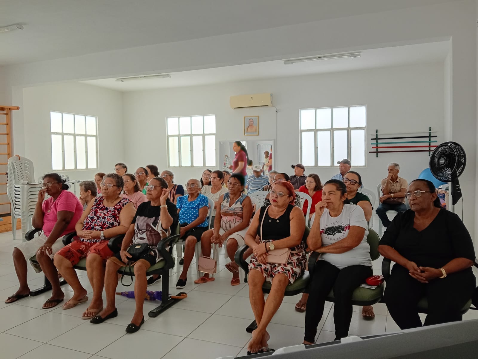 Junho Violeta: Equipe e-Multi promove ação de conscientização e prevenção à violência contra a pessoa idosa em São Domingos