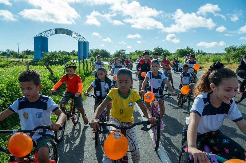 2ª Pedalada Faça Bonito é sucesso e mobiliza população de São Domingos em campanha de proteção à infância